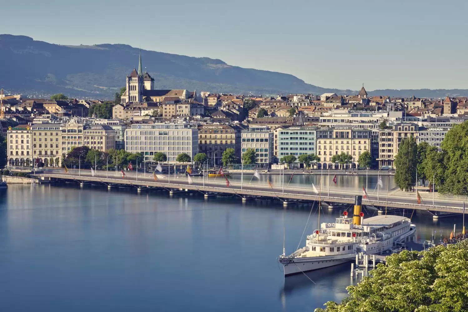 Beau-Rivage Genève - Surrounding